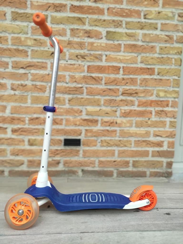 Oxelo Kinderstep 3 wielen B1 500

Blauw/Oranje, Ophalen, Zo goed als nieuw