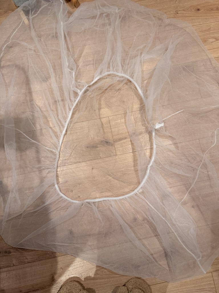 Muggenhaas voor babybedje, Ophalen, Zo goed als nieuw