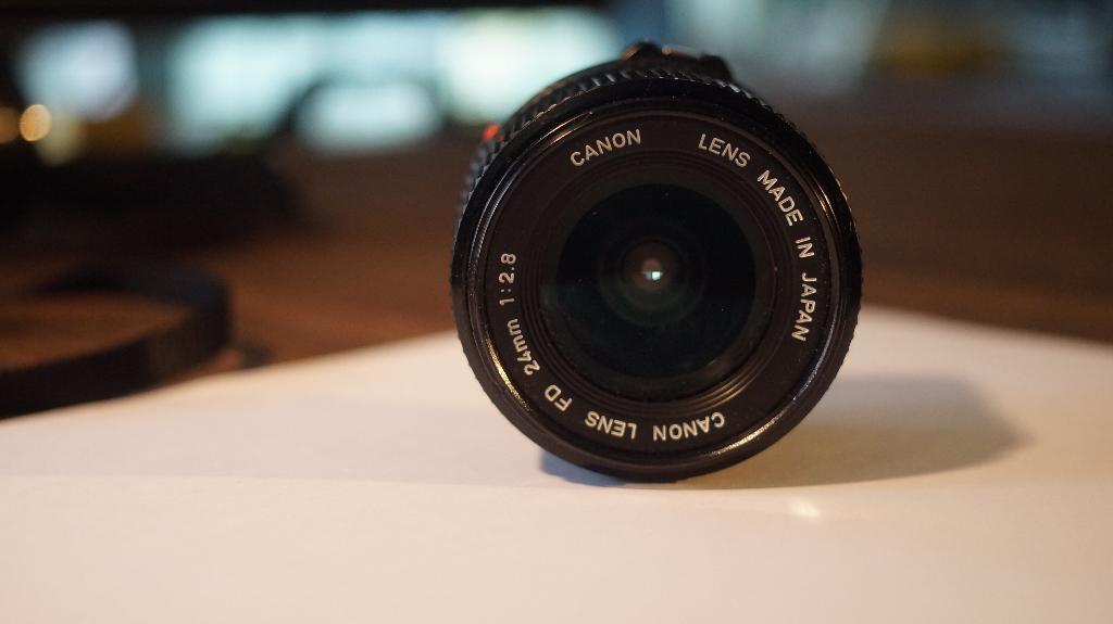 canon FD 24mm, groothoeklens in nieuwstaat, Audio, Tv en Foto, Foto | Lenzen en Objectieven, Ophalen, Zo goed als nieuw, Groothoeklens