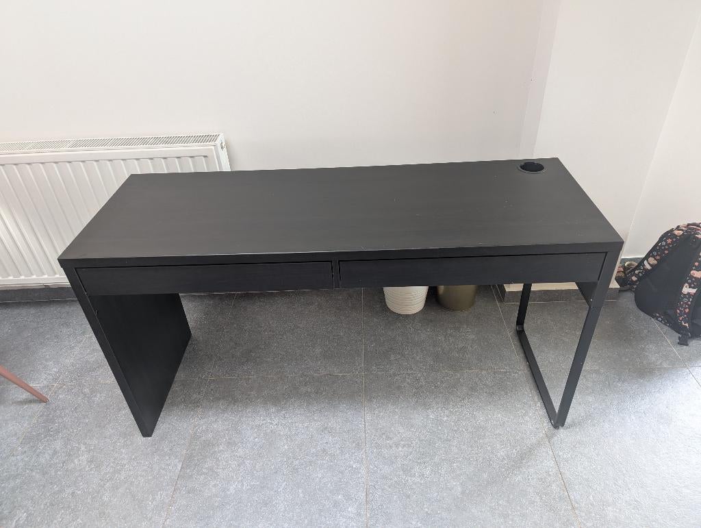 Bureau noir en très bon état – 142 x 50 cm, Enlèvement, Comme neuf, Noir
