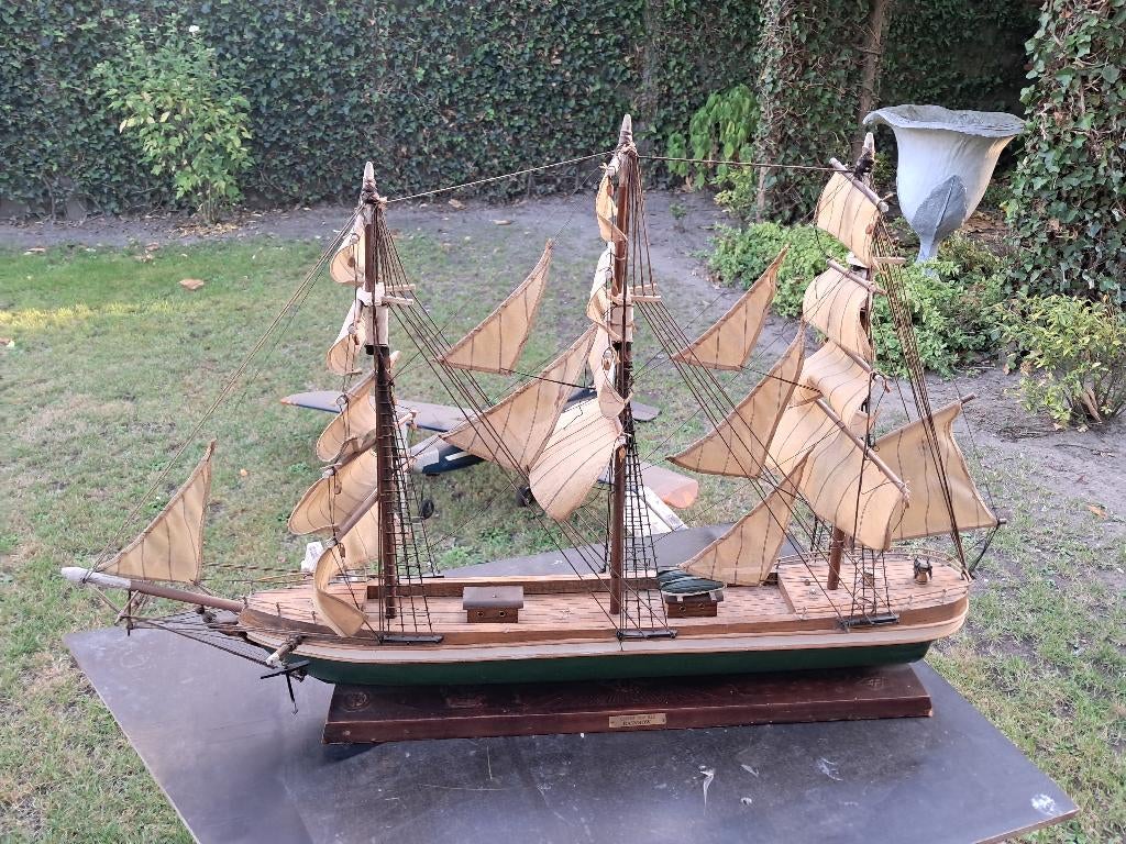 grote  boot, Hobby en Vrije tijd, Modelbouw | Boten en Schepen, Ophalen
