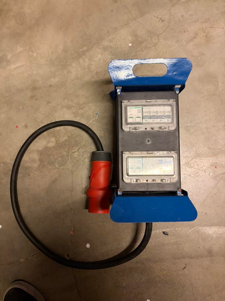 Werfkast / zwerfkast 32A, Doe-het-zelf en Bouw, Ophalen, Gebruikt, Overige typen