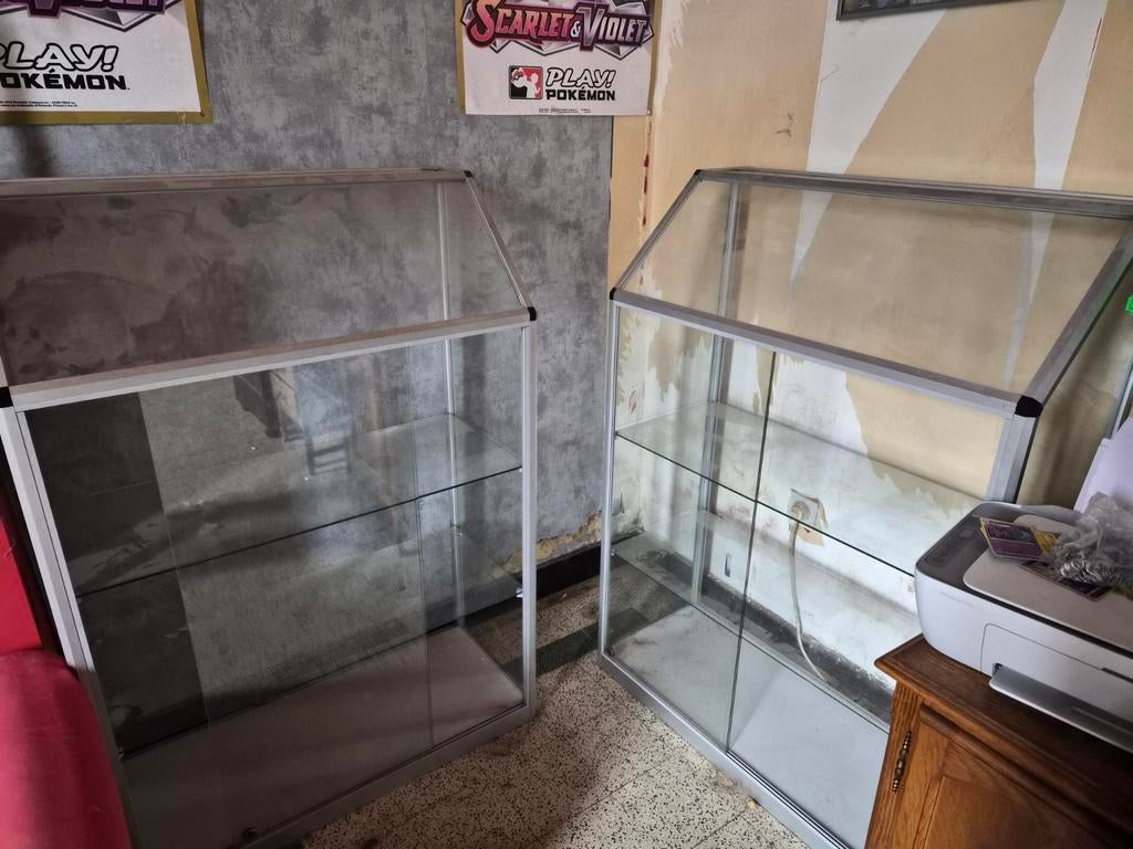 2 vitrine kasten met open rug, Huis en Inrichting, Kasten | Vitrinekasten, Ophalen