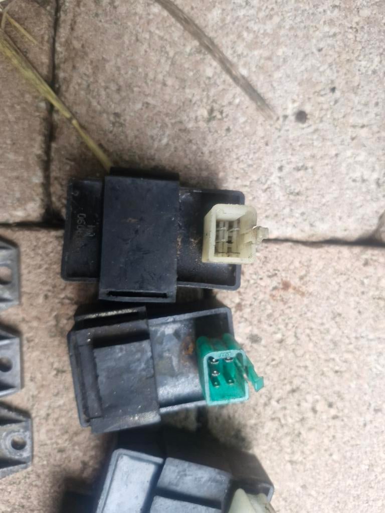 Lotje cdis en spanningsregelaars, Ophalen