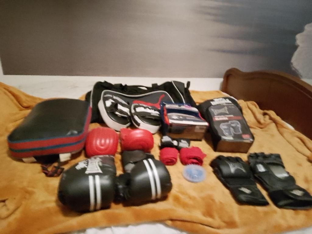 ensemble  kickboxing, Sports & Fitness, Enlèvement, Comme neuf, Accessoire de boxe