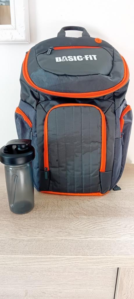 Grand sac à dos Basic fit avec gourde, Neuf, Autres marques, 25 à 40 cm, Enlèvement ou Envoi