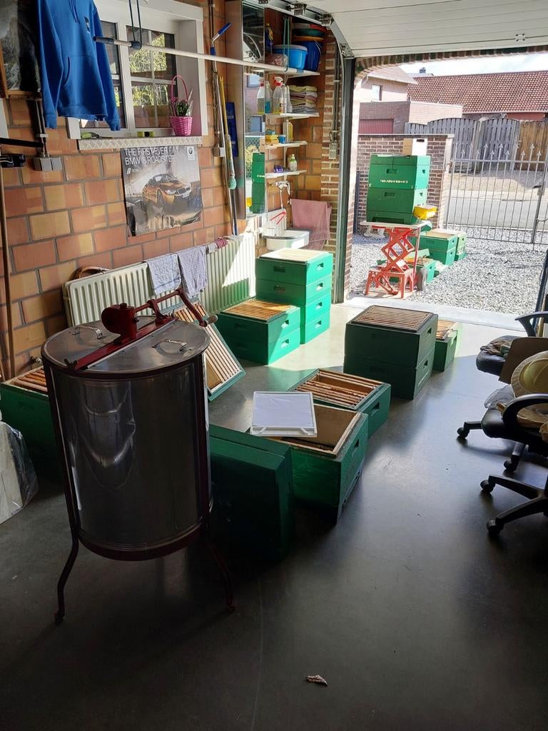 Complete imkerij: kunststof DN-kasten + 2 volkjes, Dieren en Toebehoren