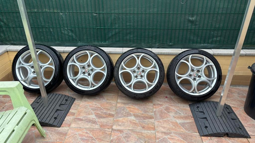 4 Jantes Alfa Romeo Giulietta QV 18 pouces, Pneus et Jantes, Véhicule de tourisme, Pneus été, 18 pouces