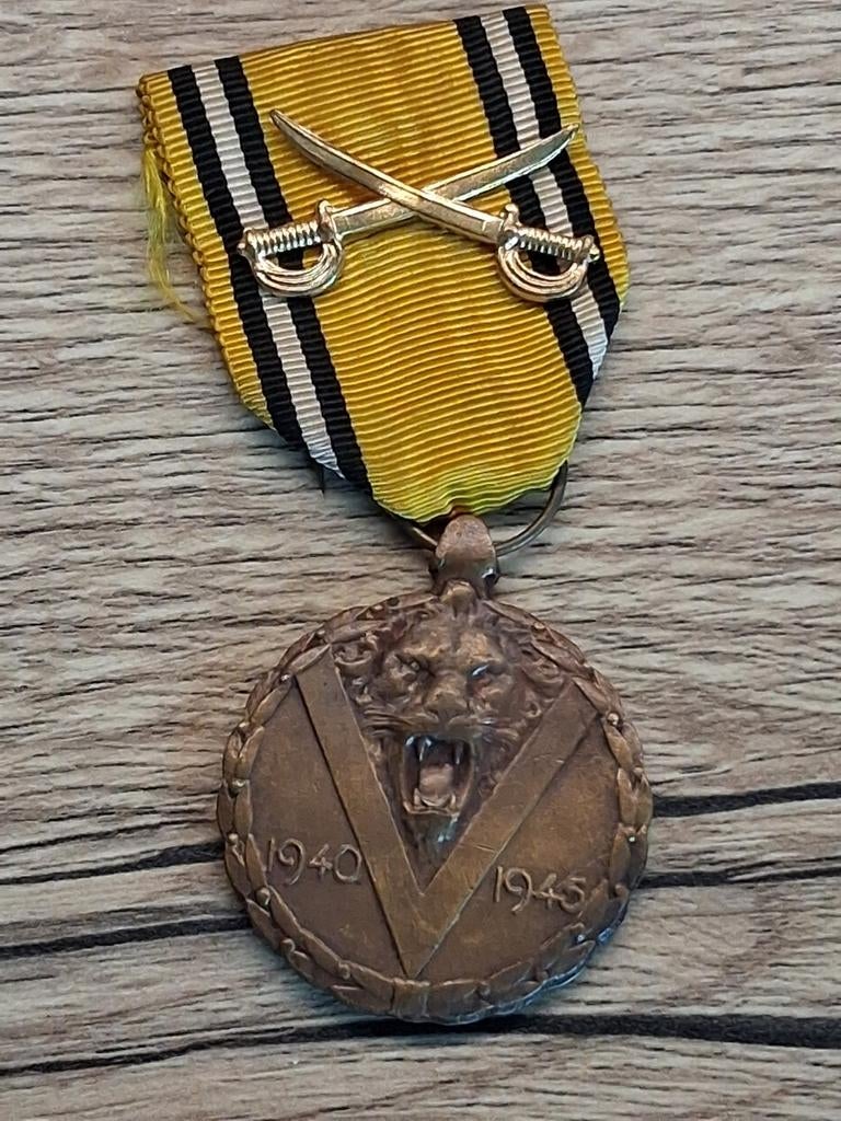 Herinneringsmedaille met zwaarden WO II, Verzamelen, Verzenden