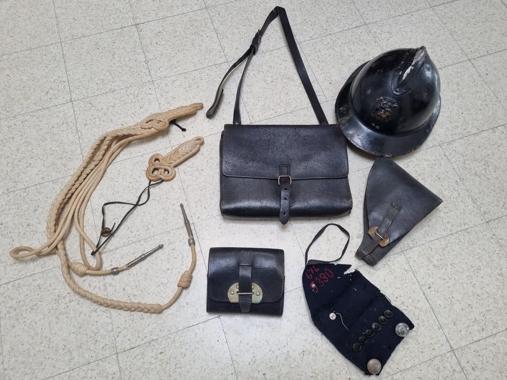 ABBL 1940 - Uitrusting Gendarme - Rijkswachter, Collections, Objets militaires | Seconde Guerre mondiale, Enlèvement ou Envoi