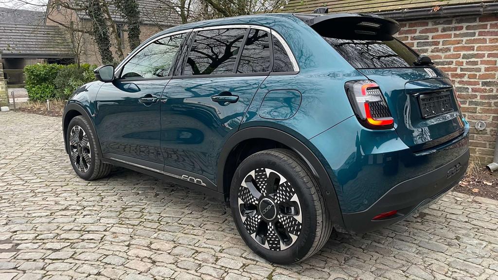 Fiat 600E e-600 54 kWh La Prima neuve full options Prix tvac, Gebruikt, Leder, 5 zetels, 5 deurs