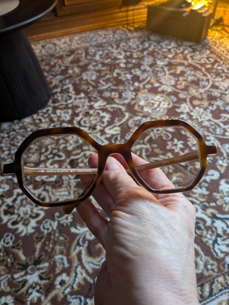 Lunettes de soleil Anne et Valentin, Enlèvement, Lunettes de soleil