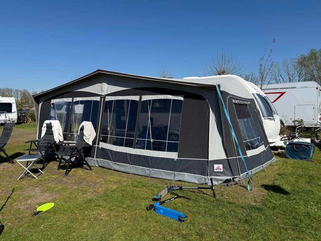Hobby 650 KMFE deluxe, Caravanes & Camping, Particulier, Airco, Hobby