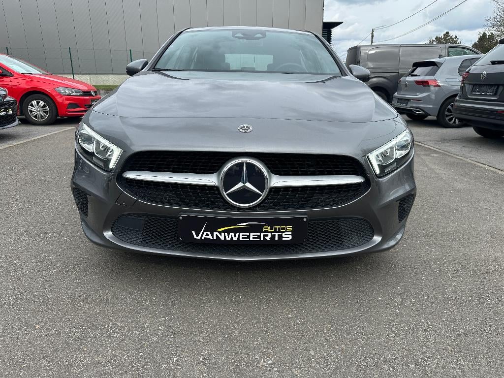 Mercedes A180, 1.3 benzine, LEDER/ CAMERA/ LED/ SFEERLICHT, Auto's, Mercedes-Benz, Voorwielaandrijving, Leder, Bedrijf, 5 deurs