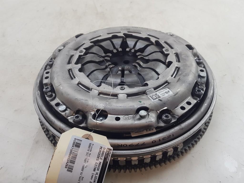 VOLANT MOTEUR BI-MASSE ABS Citan (420.6) (|A6080303700|), Utilisé, Mercedes-Benz