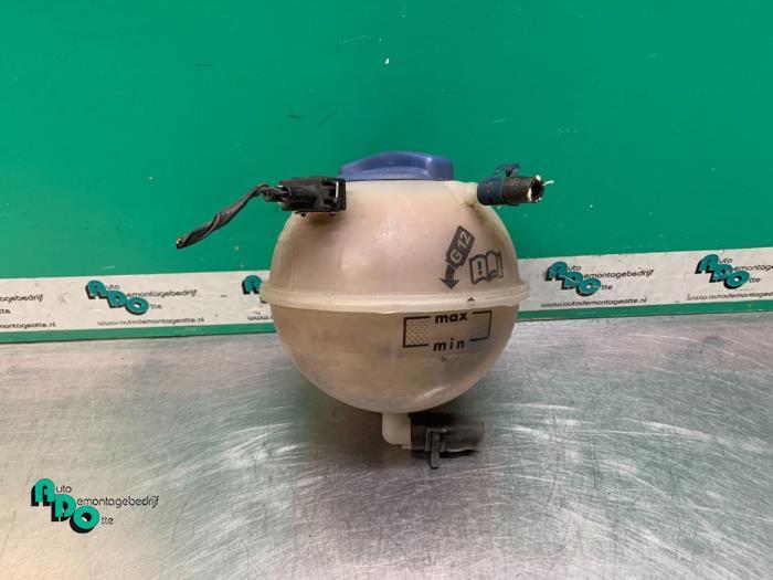Réservoir d'expansion d'un Volkswagen Golf (Golf 91-), Volkswagen, -, 3 mois de garantie, Utilisé