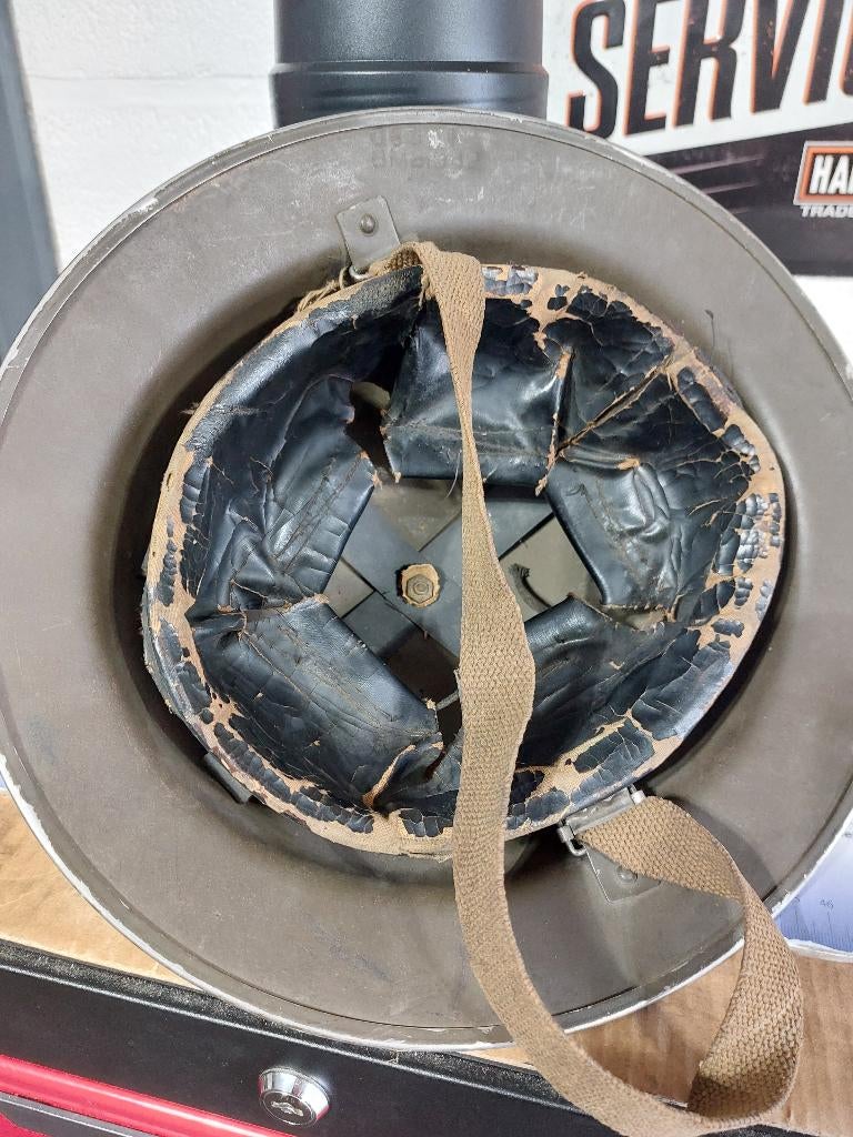 Brits lot uit de Tweede Wereldoorlog, Verzamelen, Militaria | Tweede Wereldoorlog, Ophalen, Landmacht, Helm of Baret