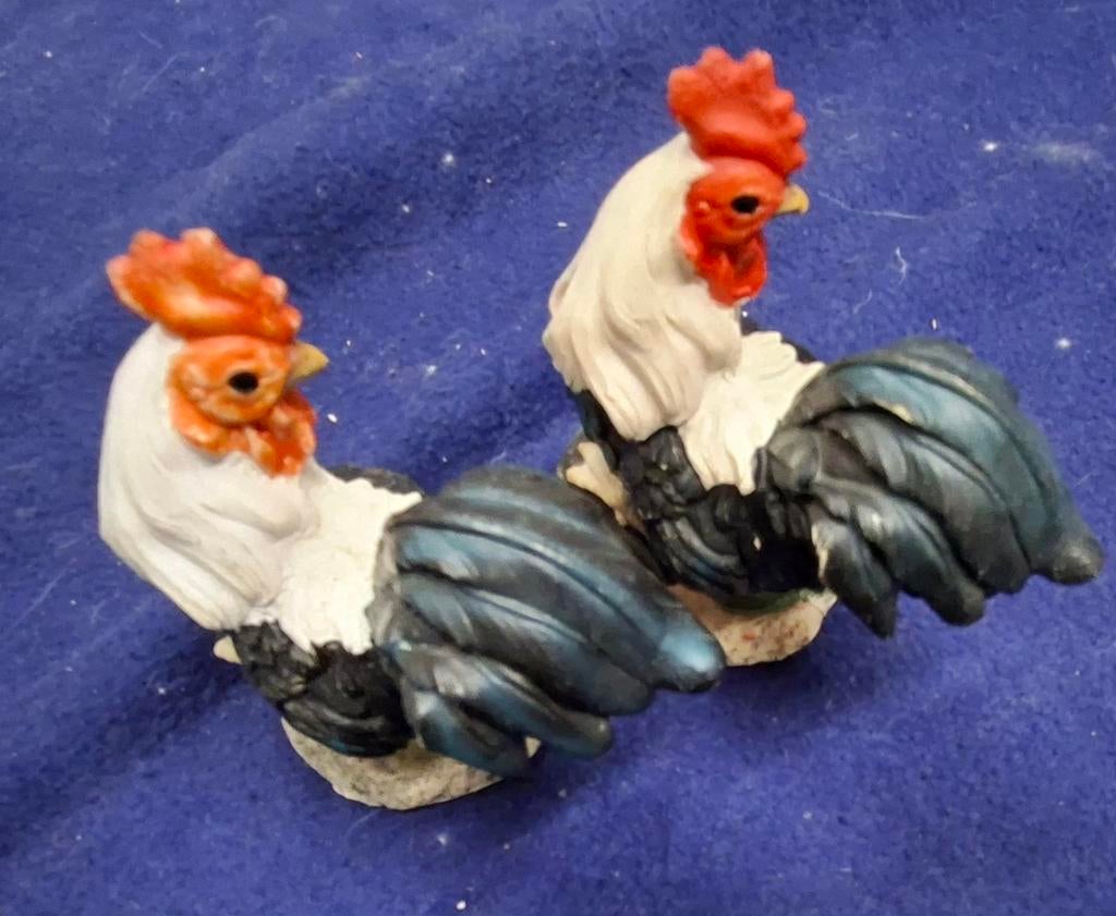 2 hanen beeldjes, Ophalen, Gebruikt, Dier