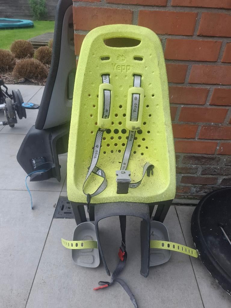 Fietsstoel, Fietsen en Brommers, Fietsaccessoires | Fietsstoeltjes, Ophalen, Achterzitje, Yepp (Thule), Gebruikt