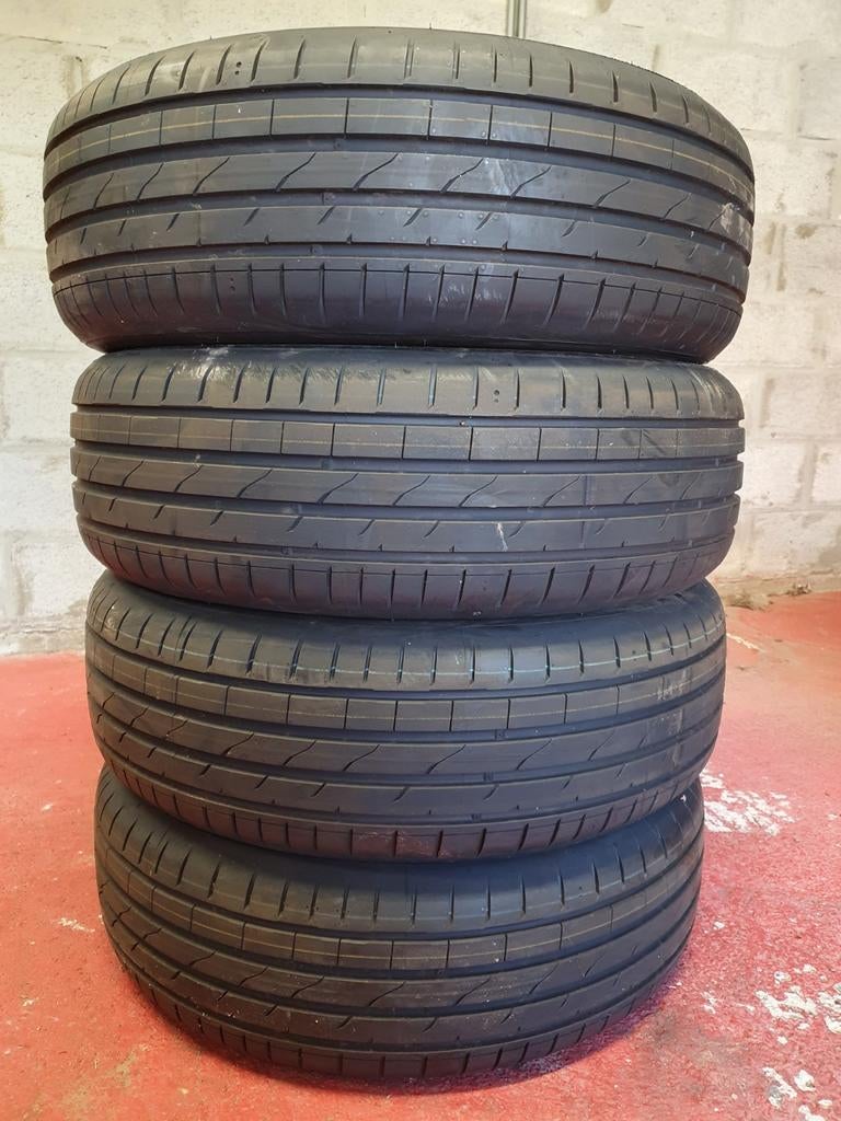 4 NIEUWE Hankook 205/65/17 100Y zomerbanden met sterren, Ophalen, Nieuw, BMW