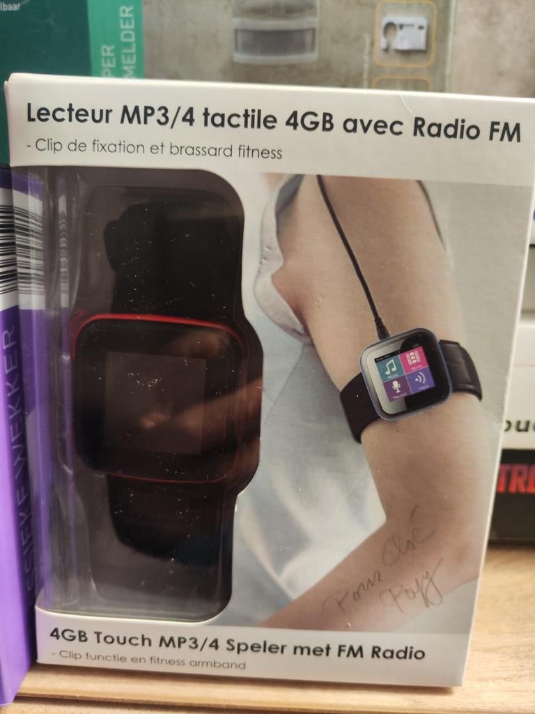Lecteur Mp3/4 4GB  avec radio Fm NEUF, Audio, Tv en Foto, Mp3-spelers | Accessoires | Apple iPod, Ophalen