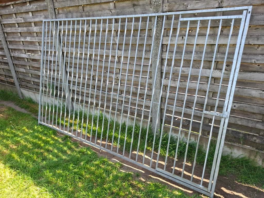 Hondenren galva 4 panelen waarvan 1 met deur, 3mx3m totaal, Dieren en Toebehoren, Ophalen