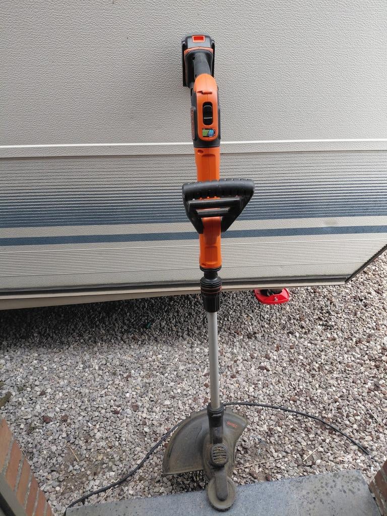 Black and decker kantenmaaier, Ophalen, Accu