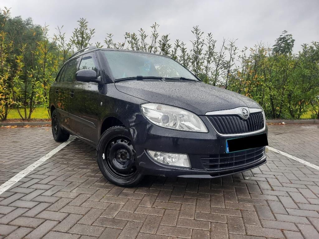 SKODA FABIA 1.6 CRTDI SW AIRCO ️, Auto's, Voorwielaandrijving, Stof, Zwart, 4 cilinders