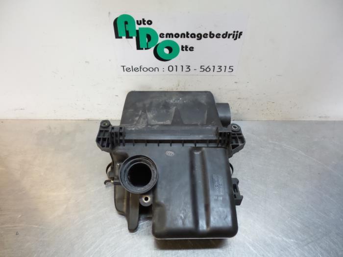 Luchtfilterhuis van een Toyota Yaris (Yaris 1 00-), Gebruikt, -, -, Ophalen of Verzenden