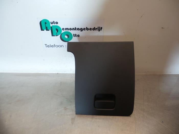 Boîte à gants d'un Volkswagen Passat (Passat 05-), -, 3 mois de garantie, Utilisé, -