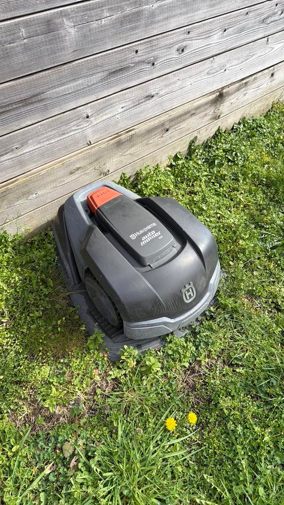 Husqvarna auto mower 105, Jardin & Terrasse, Tondeuses robotisées, Utilisé, Plus de 25 cm, Enlèvement