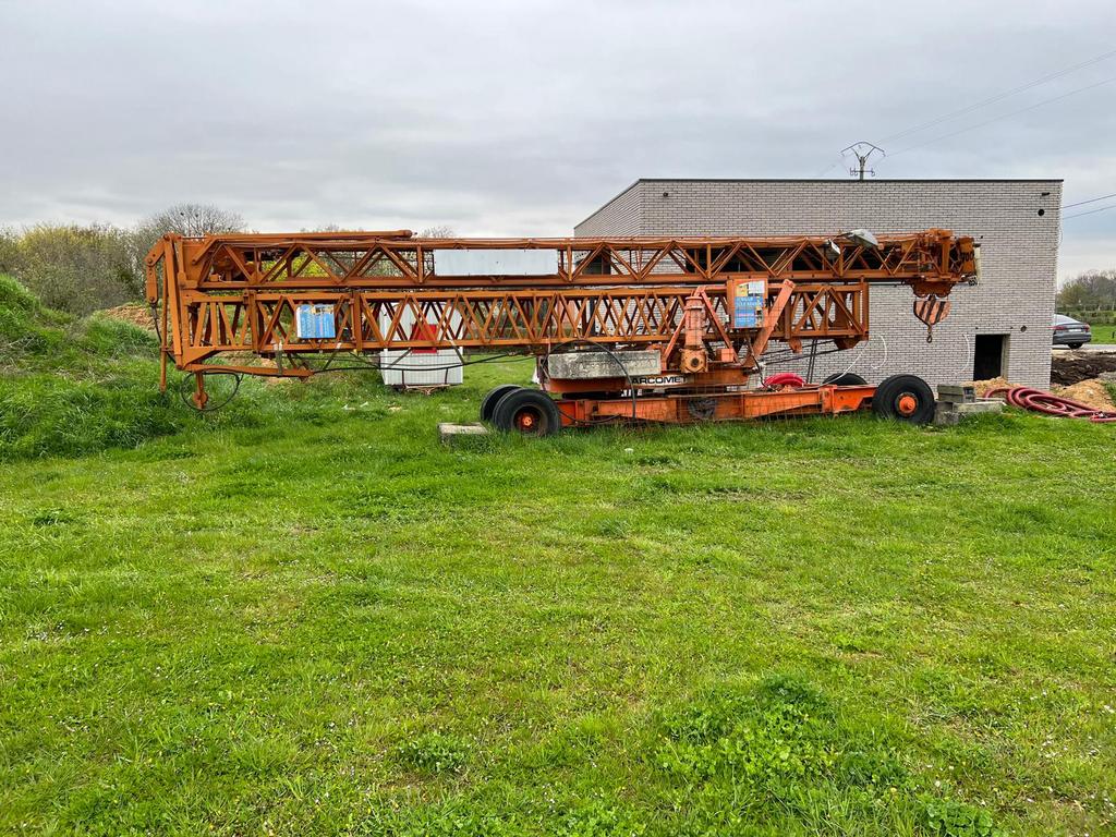 T24 torenkraan, Zakelijke goederen, Ophalen