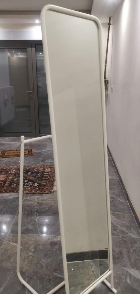 Miroir sur pied, blanc, 48x160 cm, très bon état, Enlèvement