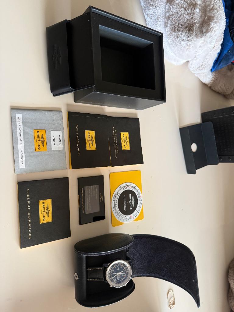 Breitling navitimer world, Bijoux, Sacs & Beauté, Montre-bracelet, Breitling, Cuir, Acier
