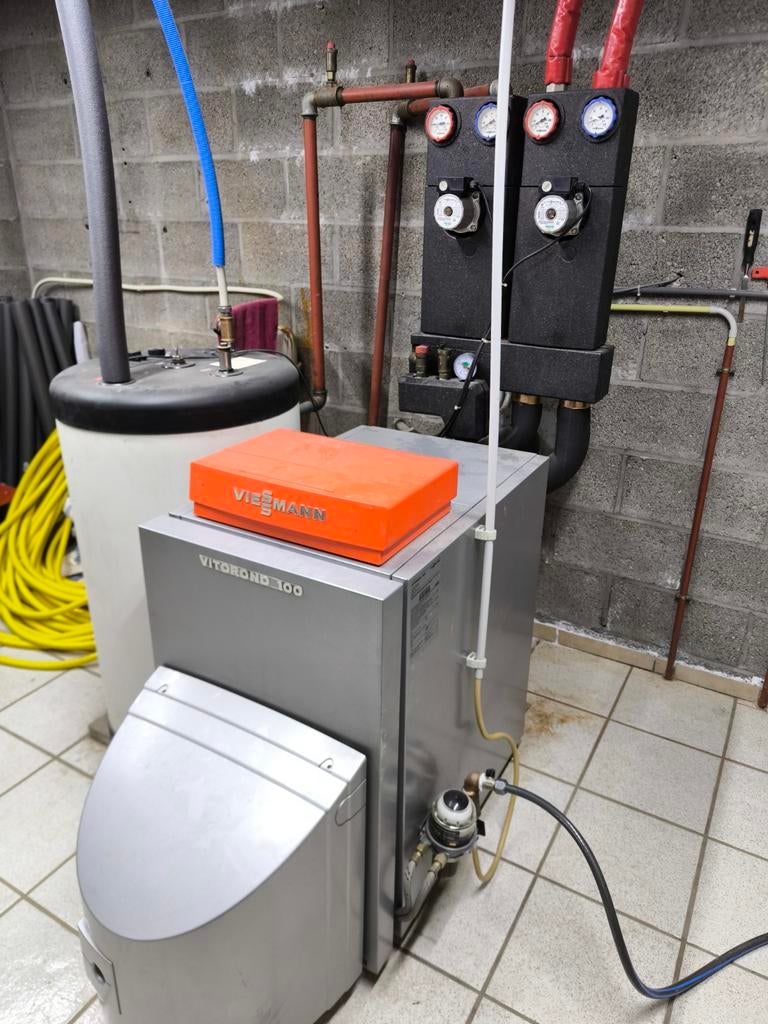 Viessmann vitorond 100, Doe-het-zelf en Bouw, Chauffageketels en Boilers, 100 liter of meer, Ophalen, Zo goed als nieuw, Ouder dan 10 jaar
