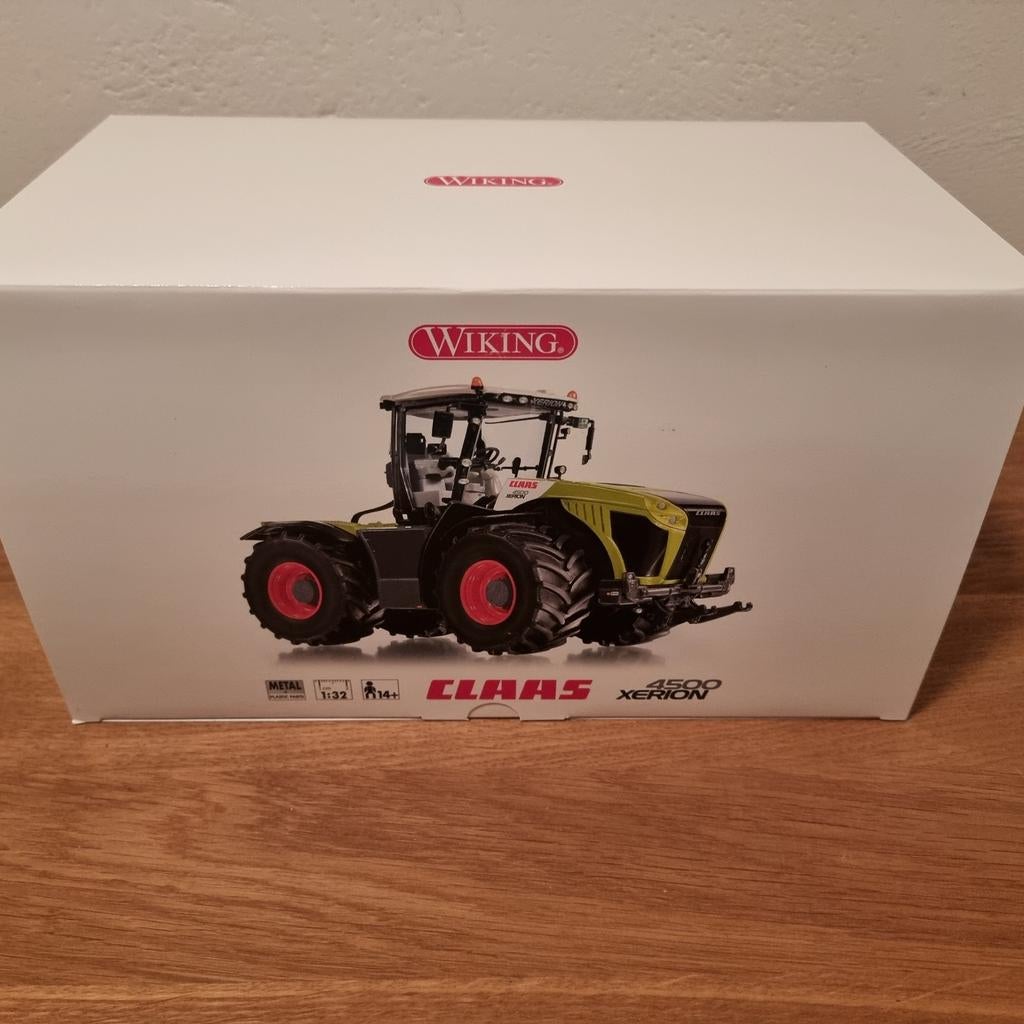Claas Xerion 4500 Wiking, Hobby & Loisirs créatifs, Voitures miniatures | 1:32, Neuf, Tracteur et Agriculture, Autres marques