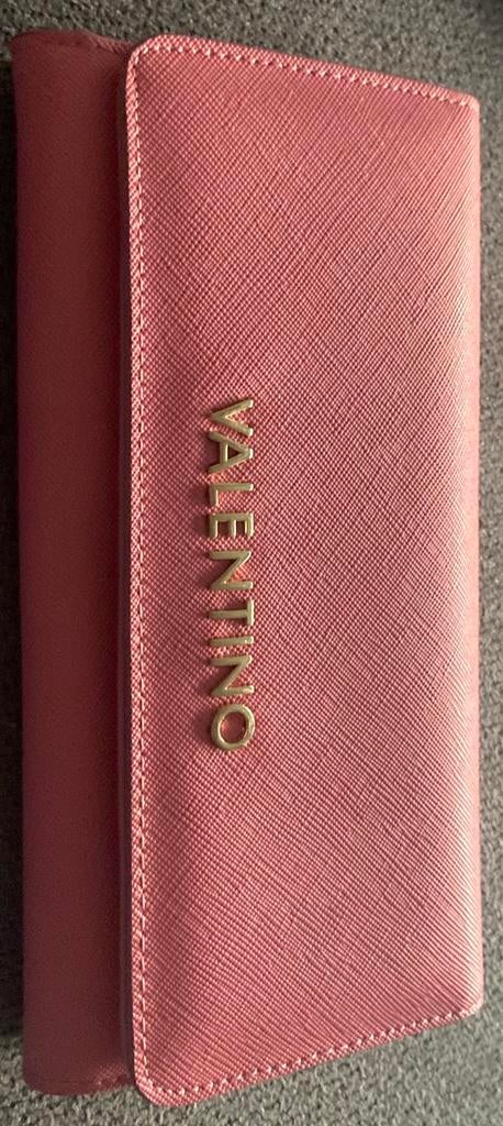 Valentino, Enlèvement, Comme neuf