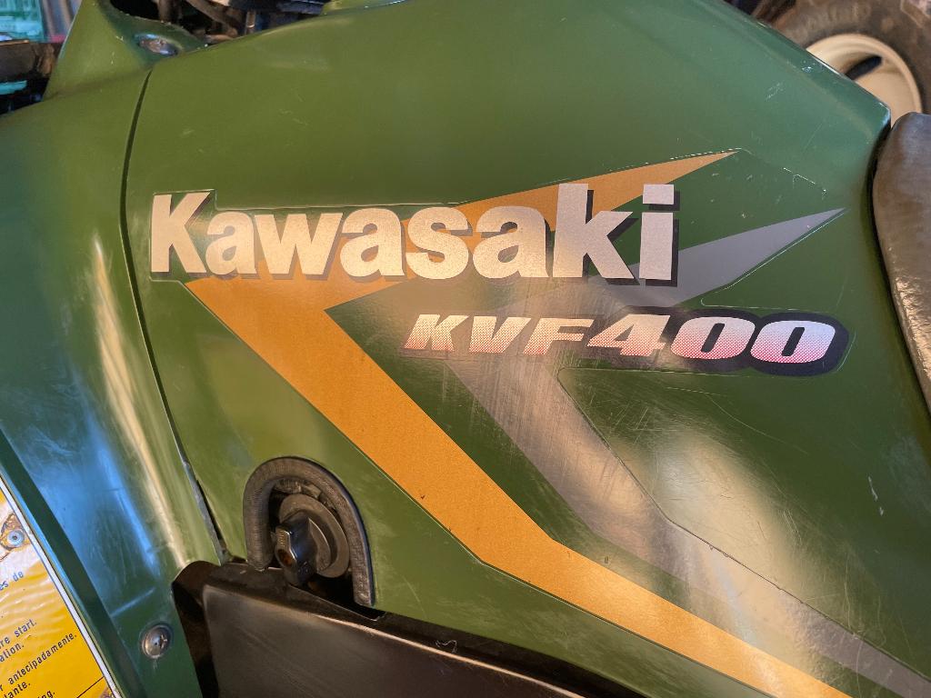 Quad Kawasaki kVF 400, Motos, 2 cylindres, 400 cm³