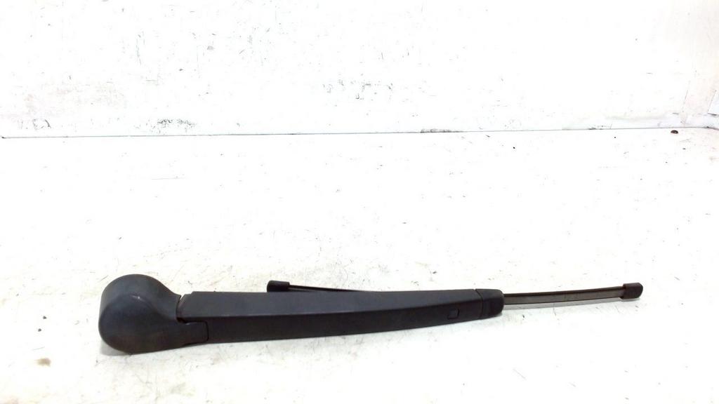 Ruitenwisserarm achterruit Volkswagen Golf, Onderdelen@venauto.nl, Van der Ven Autorecycling B.V., Ettenseweg 76, 4706 PB Roosendaal, The Netherlands