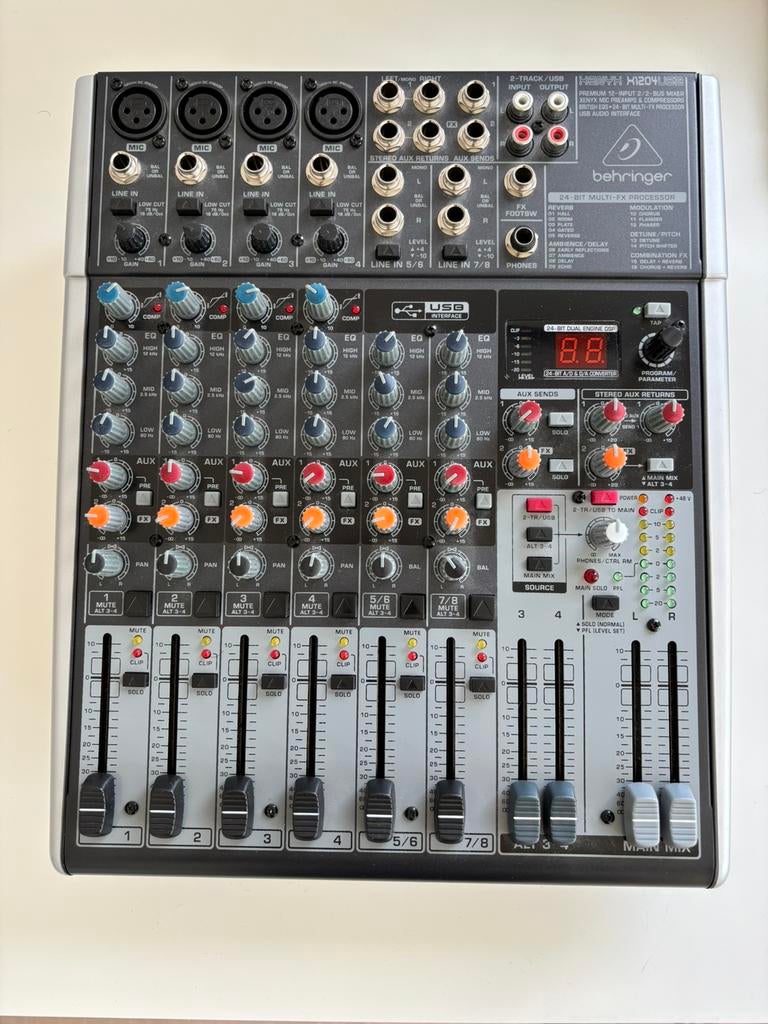 Mixeur Behringer Xenyx X1204USB, Enlèvement ou Envoi, 5 à 10 canaux, Entrée micro