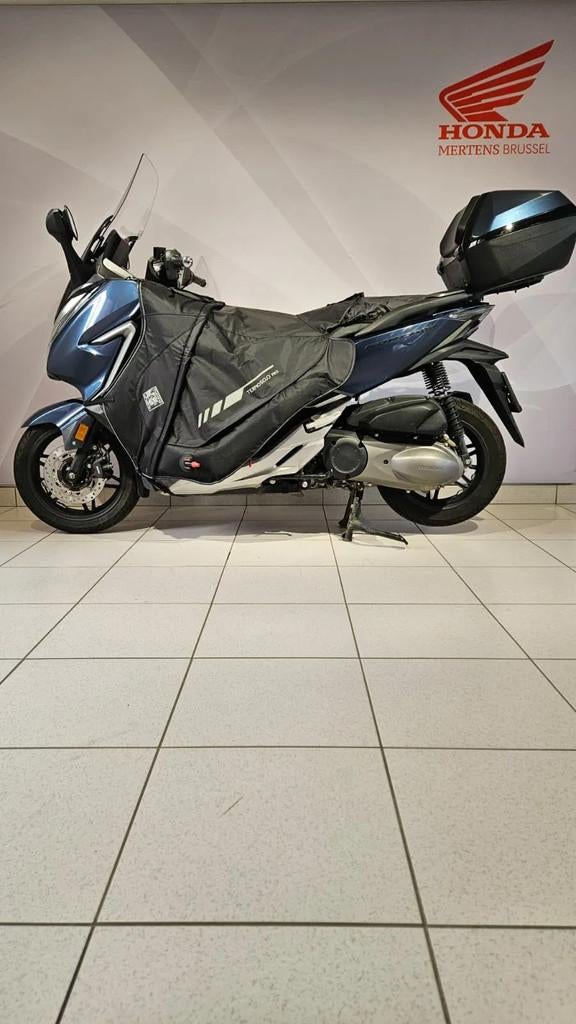 Honda Forza 300 (bj 2019), Motoren, Scooter, 300 cc, Bedrijf, 12 t/m 35 kW
