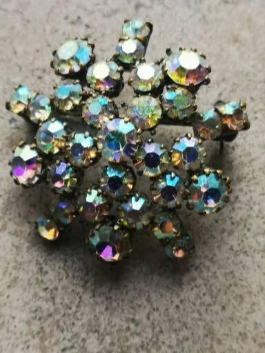 Broche met veel strass steentjes, Ophalen of Verzenden
