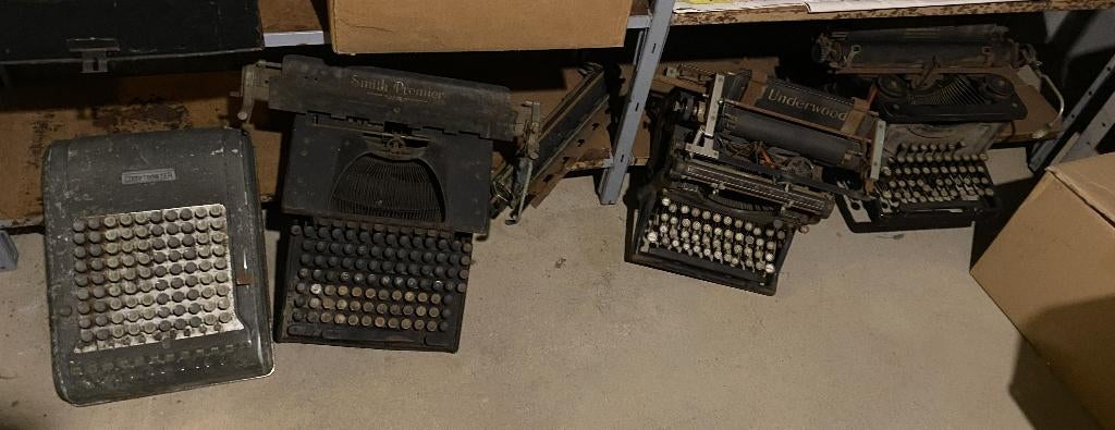 Lot de 4 anciennes machines à écrire et calculatrice, Divers, Enlèvement, Utilisé