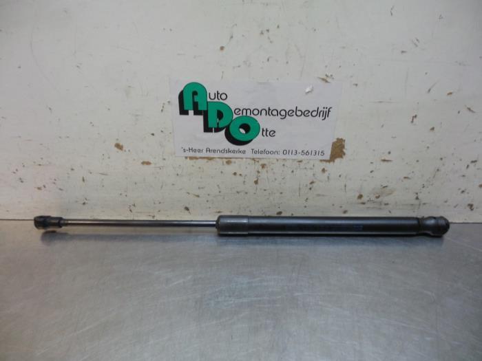 Amortisseur capot moteur gauche d'un Volkswagen Caddy (Caddy, Autos : Pièces & Accessoires, Carrosserie & Tôlerie, Volkswagen