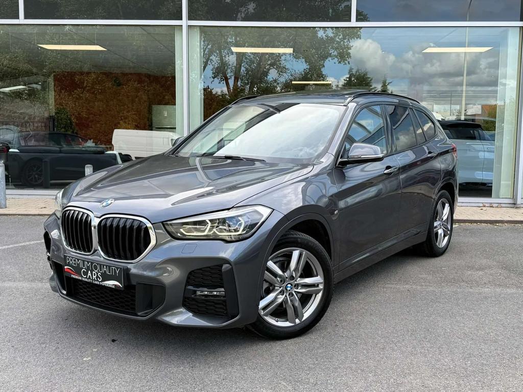 BMW X1 M PACK / PANO / TREKHAAK / NAVI / SFEERLICHT /, Gebruikt, 127 g/km, Bedrijf, 5 zetels