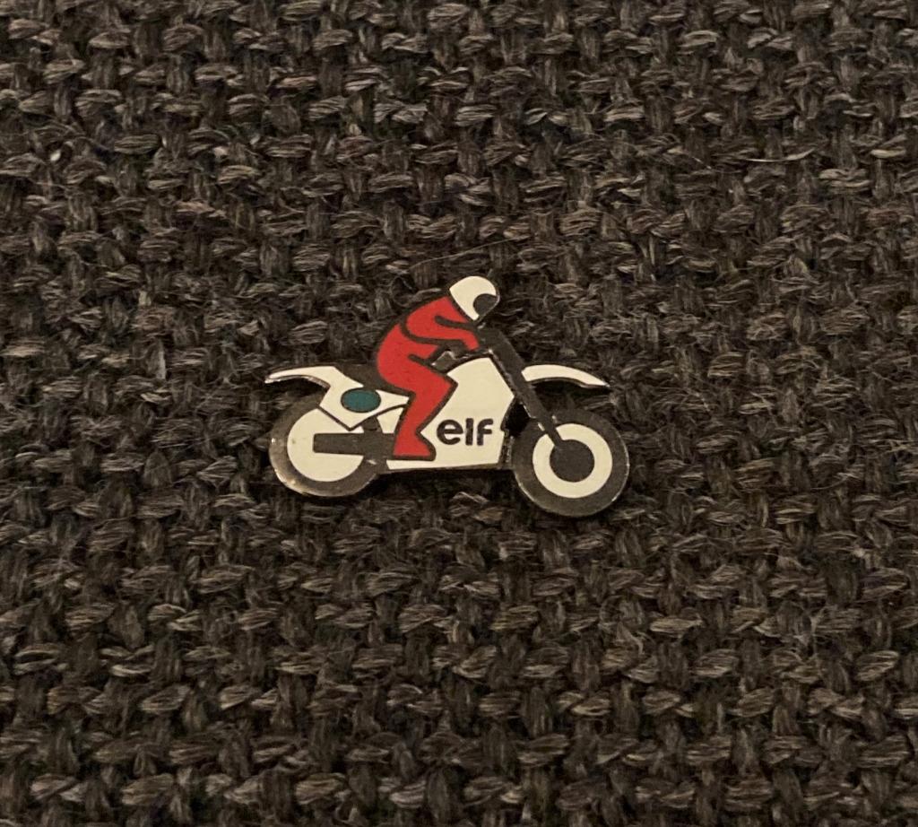 PIN - ELF - MOTORBIKE - MOTO - MOTOR, Verzenden, Gebruikt, Transport, Speldje of Pin