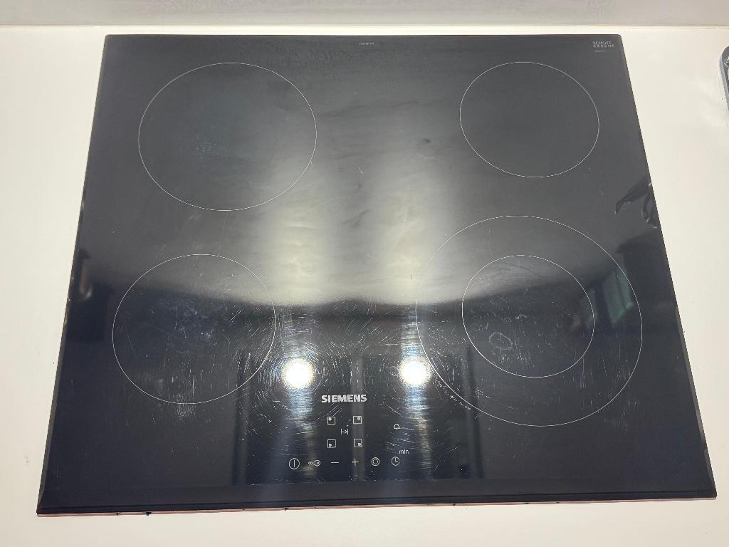 iQ300 Siemens 60 cm elektrisch fornuis, Ophalen, Gebruikt, Keramisch, 4 kookzones