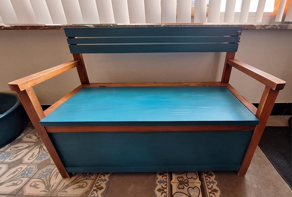 Kinderbankje stevig., Ophalen, Zo goed als nieuw