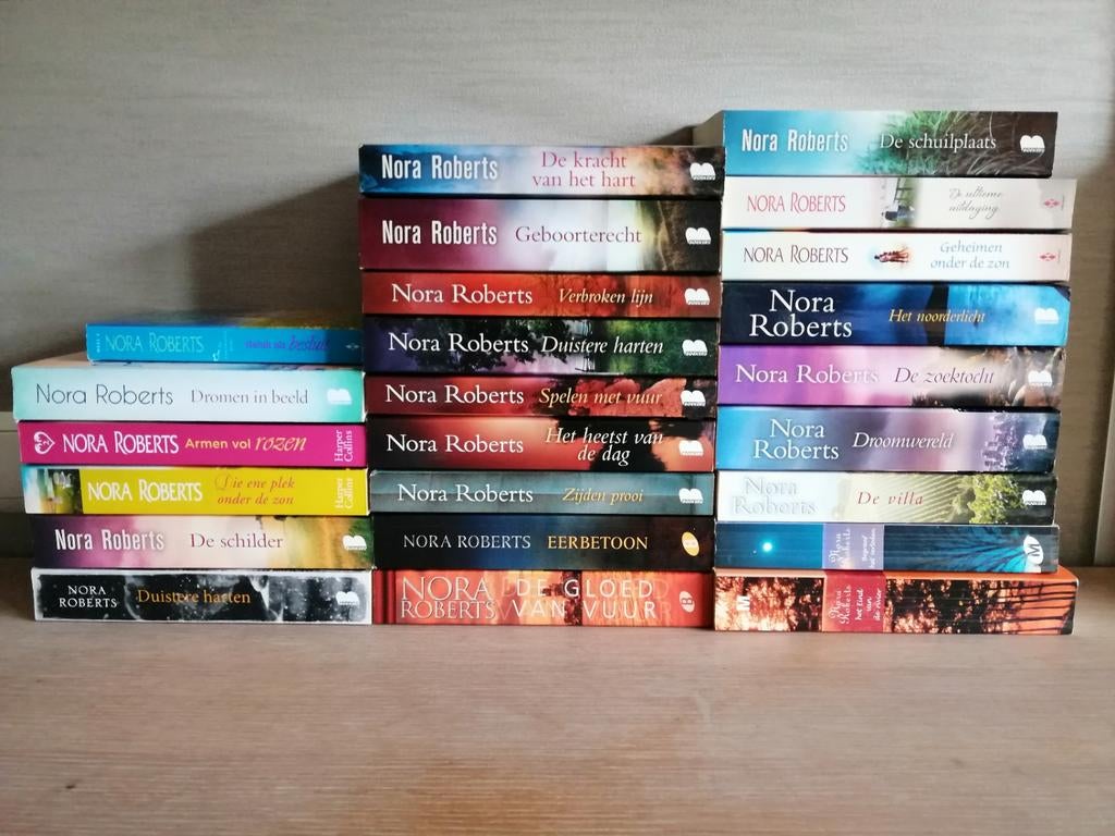Groot assortiment Nora Roberts boeken, Ophalen of Verzenden, Zo goed als nieuw