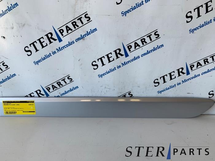 Portierlijst van een Mercedes ML-Klasse, Ophalen of Verzenden, 3 maanden garantie, Gebruikt, Mercedes-Benz